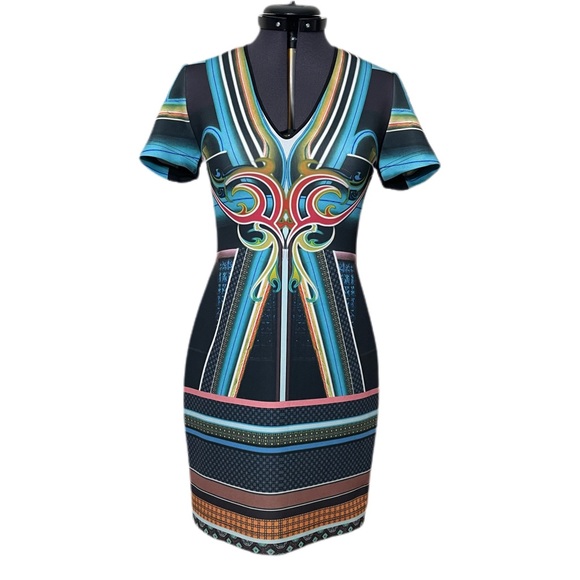 Clover Canyon Printed Short Sleeve V-neck Scuba Mini Sheath Dress - Picture 2 of 6